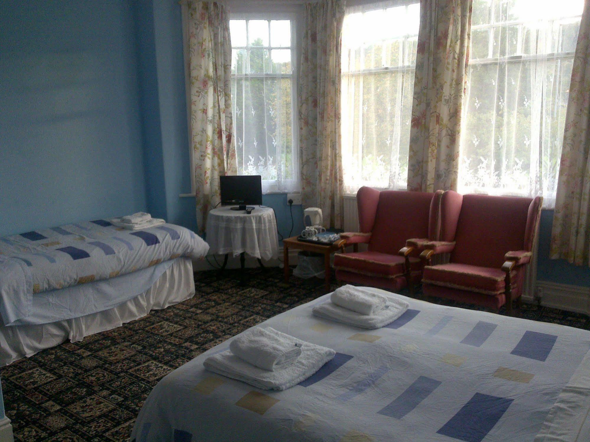 West Point Hotel Bed And Breakfast Colwyn Bay Extérieur photo